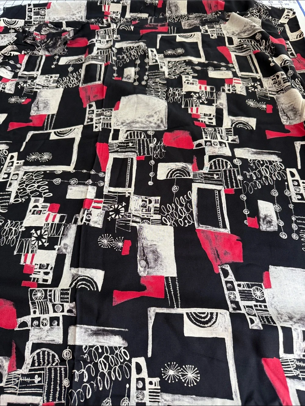 Vintage MCM Abstract Fabric Black Red Ivory 4.25 Yds x 58 Drapey Mod Print